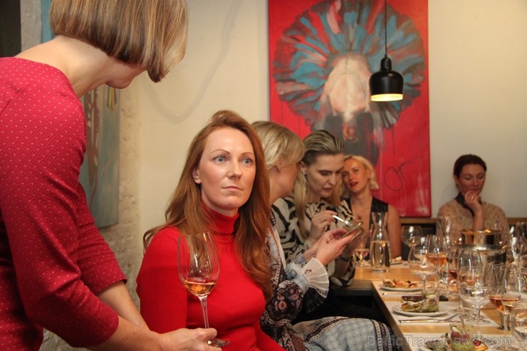 Vīna Studija degustācijas vakarā iepazīstina ar «Champagne Castelnau» šampaniešiem līdzās ar Evas Šubertas stāstu par šiem izcilajiem dzērieniem Vīna Studija degustācijas vakarā iepazīstina ar «Champagne Castelnau» šampaniešiem līdzās ar Evas Šubertas stāstu par šiem izcilajiem dzērieniem 251008
