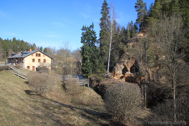 Līgatne ir Latvijas senākās papīrfabrikas strādnieku ciemats, kas ir unikāls un vienots industriālā mantojuma ansamblis: visitligatne.lv Līgatne ir Latvijas senākās papīrfabrikas strādnieku ciemats, kas ir unikāls un vienots industriālā mantojuma ansamblis: visitligatne.lv 251075