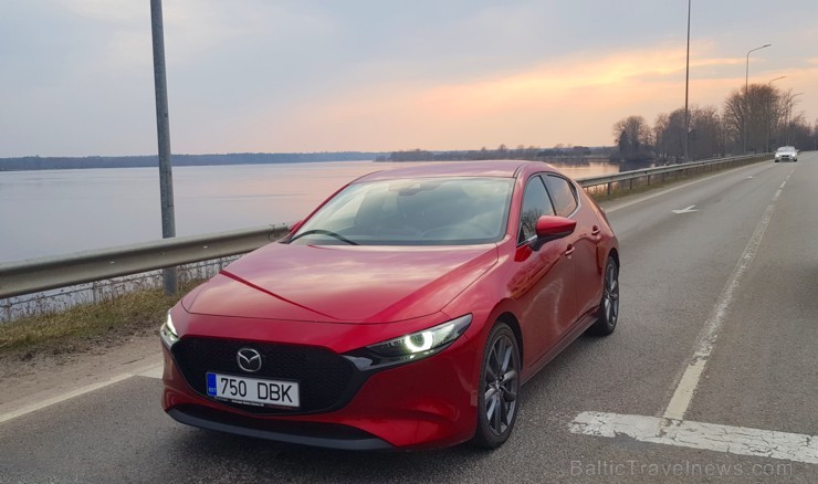 Travelnews.lv apceļo Dobeli, Īli un Rīgu ar jauno «Mazda3» 251208