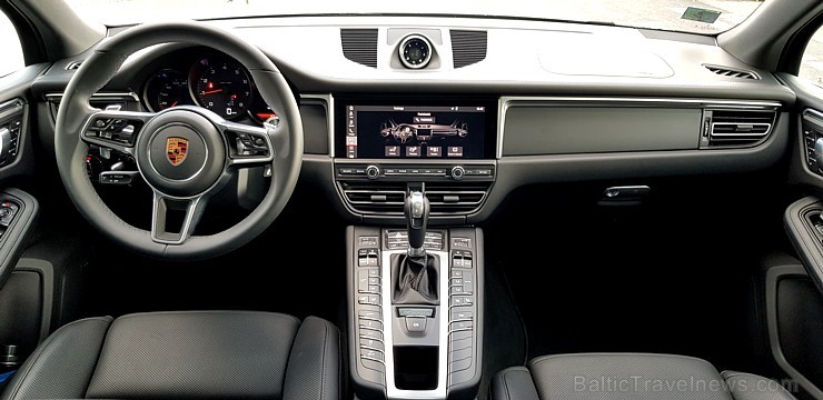 Travelnews.lv apceļo Latgali un Sēliju ar jauno «Porsche Macan» 252651