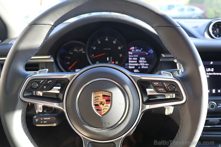 Travelnews.lv apceļo Latgali un Sēliju ar jauno «Porsche Macan» 252658