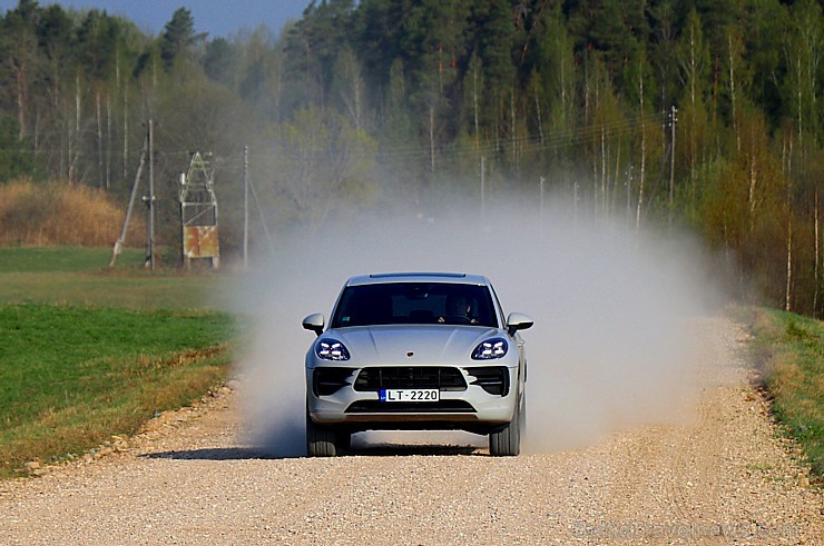 Travelnews.lv apceļo Latgali un Sēliju ar jauno «Porsche Macan» 252671