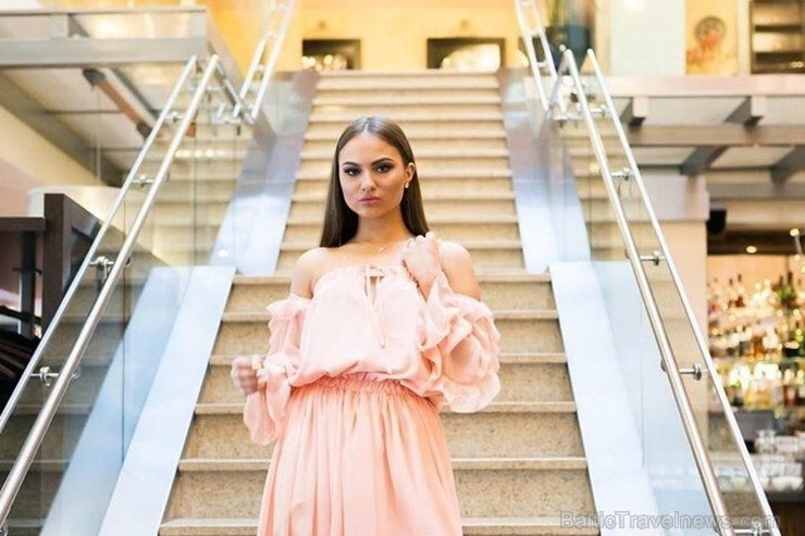 Modeles izvēlējās dažādas telpas un fonus. AVALON HOTEL & Conferences telpu daudzveidība, jo īpaši iepriecināja pasākuma teju tūkstoti pasākuma sekotā Modeles izvēlējās dažādas telpas un fonus. AVALON HOTEL & Conferences telpu daudzveidība, jo īpaši iepriecināja pasākuma teju tūkstoti pasākuma sekotā 252725