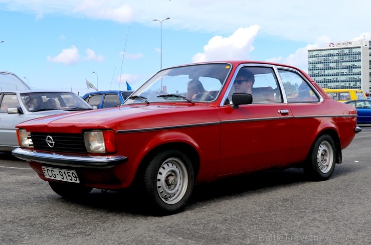 Latvijas Antīko automobiļu kluba «Youngtimer Rally» sekcija rīkoja 5.05.2019 «Youngtimer Cars&Coffee 2019» salidojumu 253113