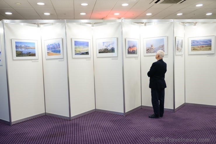Latvijā pirmo reizi viesnīcā Radisson Blu Hotel Latvija apskatāma foto izstāde, kas veltīta Ķīnas etnisko minoritāšu dzīves veida un paražu daudzveidī 253615