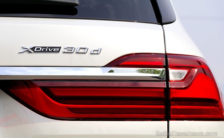 Latvijā prezentē 11.05.2019 pirmo luksus klases apvidus automobili «BMW X7» 253711