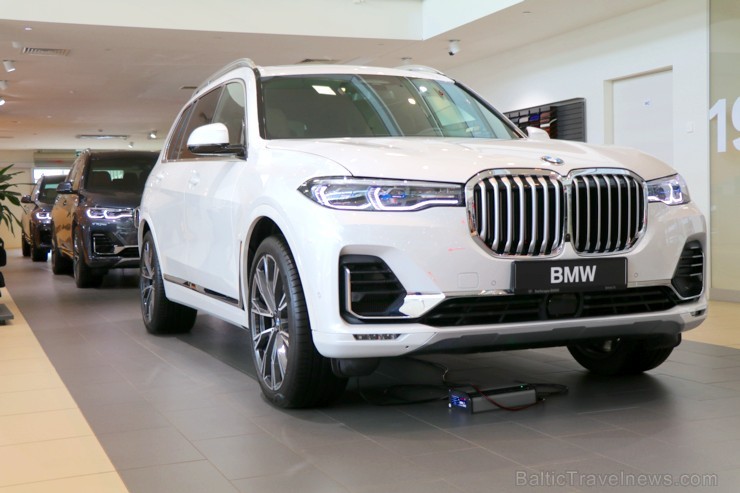 Latvijā prezentē 11.05.2019 pirmo luksus klases apvidus automobili «BMW X7» 253725