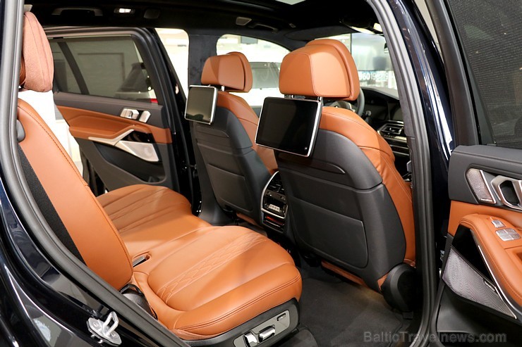 Latvijā prezentē 11.05.2019 pirmo luksus klases apvidus automobili «BMW X7» 253728