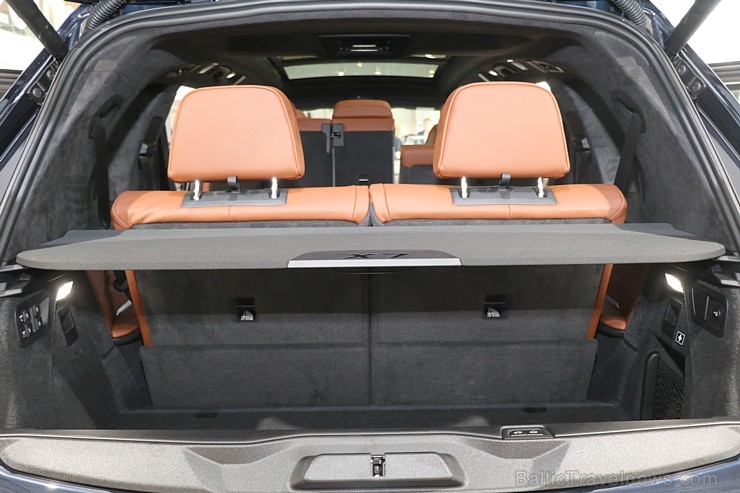 Latvijā prezentē 11.05.2019 pirmo luksus klases apvidus automobili «BMW X7» 253730