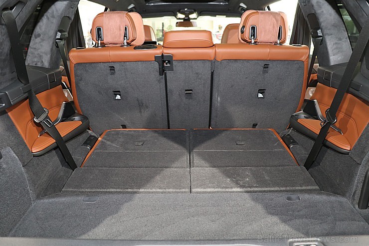 Latvijā prezentē 11.05.2019 pirmo luksus klases apvidus automobili «BMW X7» 253731