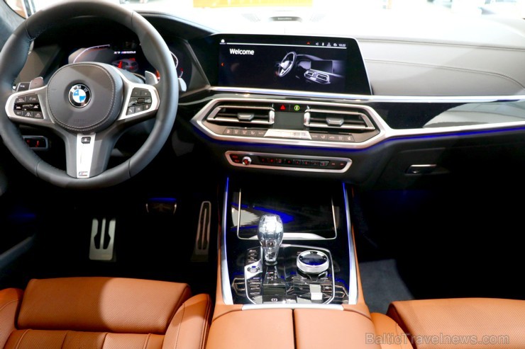 Latvijā prezentē 11.05.2019 pirmo luksus klases apvidus automobili «BMW X7» 253735