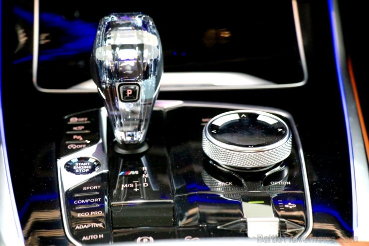 Latvijā prezentē 11.05.2019 pirmo luksus klases apvidus automobili «BMW X7» 253736