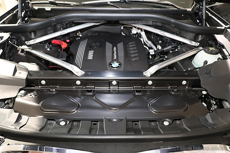 Latvijā prezentē 11.05.2019 pirmo luksus klases apvidus automobili «BMW X7» 253747