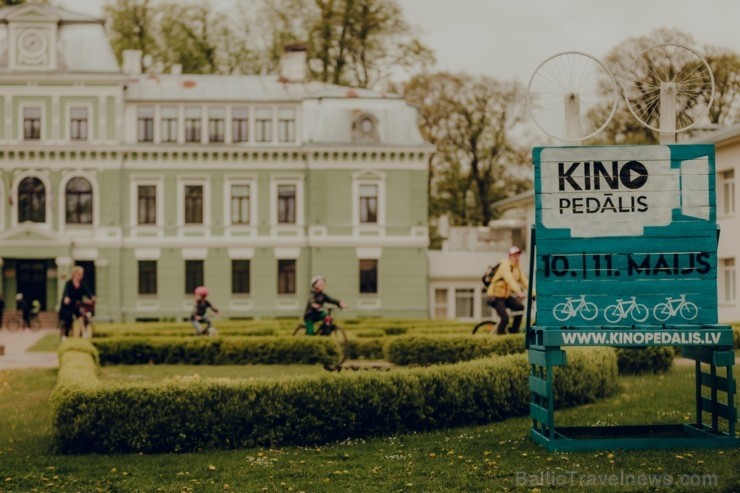 Ar dejām lietū, mīšanos pa sauli un dokumentālo filmu skatīšanos Valmierā aizvadīts neparasts nedēļas nogales piedzīvojums - festivāls Kino Pedālis Ar dejām lietū, mīšanos pa sauli un dokumentālo filmu skatīšanos Valmierā aizvadīts neparasts nedēļas nogales piedzīvojums - festivāls Kino Pedālis 253810