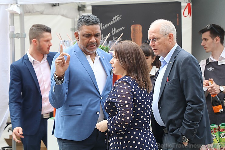Rīgas 4 zvaigžņu viesnīca «Mercure Riga Centre» 17.05.2019 ar bagātīgu mielastu atzīmē 5 gadu jubileju Rīgas 4 zvaigžņu viesnīca «Mercure Riga Centre» 17.05.2019 ar bagātīgu mielastu atzīmē 5 gadu jubileju 254237