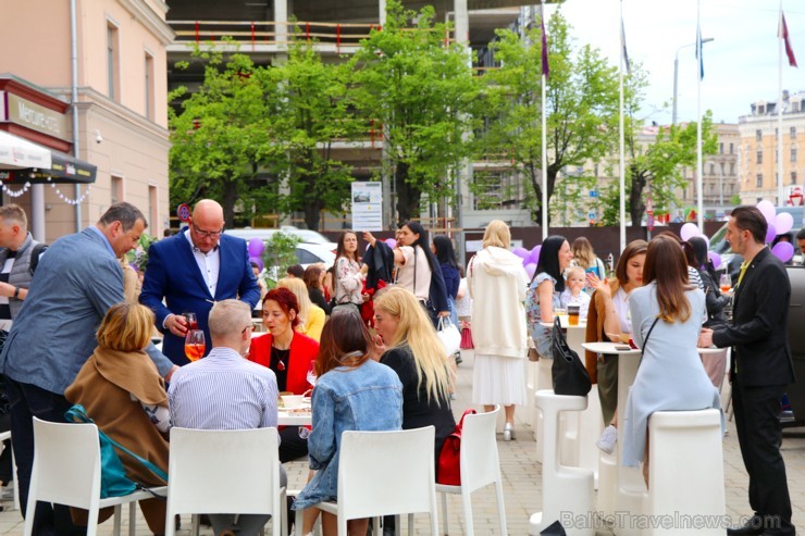 Rīgas 4 zvaigžņu viesnīca «Mercure Riga Centre» 17.05.2019 ar bagātīgu mielastu atzīmē 5 gadu jubileju Rīgas 4 zvaigžņu viesnīca «Mercure Riga Centre» 17.05.2019 ar bagātīgu mielastu atzīmē 5 gadu jubileju 254257
