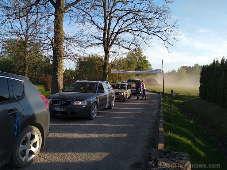 Rallija laikā ceļa posma P 37 apkārtnē tika apskatīti 25 tūrisma objekti. Šogad cīņā par galvenajām balvām devās 151 komanda ar vairāk nekā 670 dalībn Rallija laikā ceļa posma P 37 apkārtnē tika apskatīti 25 tūrisma objekti. Šogad cīņā par galvenajām balvām devās 151 komanda ar vairāk nekā 670 dalībn 254295