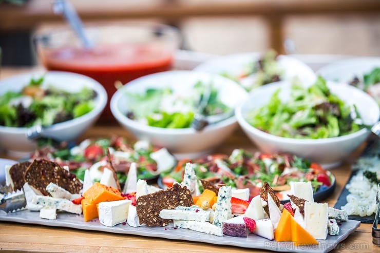 Pavadi neaizmirstamu laiku kopā ar draugiem vai ģimeni gardākajā vakara grill-brančā skaistākajā Pierīgas terasē Hotel Baltvilla, kuru atklās 24.05.20 Pavadi neaizmirstamu laiku kopā ar draugiem vai ģimeni gardākajā vakara grill-brančā skaistākajā Pierīgas terasē Hotel Baltvilla, kuru atklās 24.05.20 254623