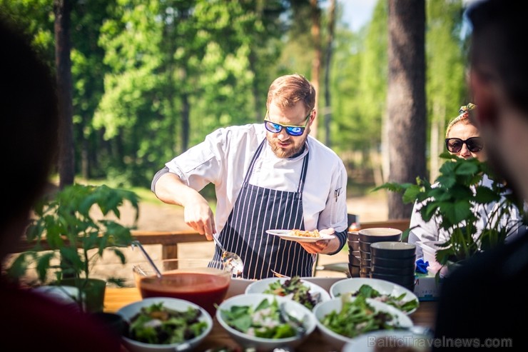 Pavadi neaizmirstamu laiku kopā ar draugiem vai ģimeni gardākajā vakara grill-brančā skaistākajā Pierīgas terasē Hotel Baltvilla, kuru atklās 24.05.20 Pavadi neaizmirstamu laiku kopā ar draugiem vai ģimeni gardākajā vakara grill-brančā skaistākajā Pierīgas terasē Hotel Baltvilla, kuru atklās 24.05.20 254641