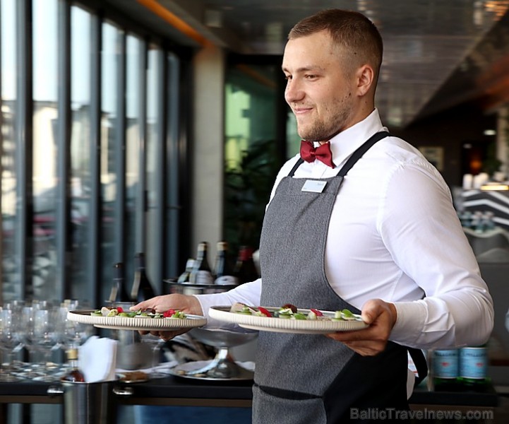 «Schwarzreiter» garša no Michelin pavāres Maike Menzel ir baudāma 2 dienas Rīgā - restorānā «Stage22» «Schwarzreiter» garša no Michelin pavāres Maike Menzel ir baudāma 2 dienas Rīgā - restorānā «Stage22» 254672