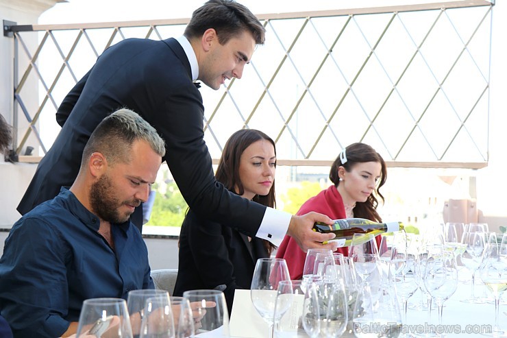 «Schwarzreiter» garša no Michelin pavāres Maike Menzel ir baudāma 2 dienas Rīgā - restorānā «Stage22» «Schwarzreiter» garša no Michelin pavāres Maike Menzel ir baudāma 2 dienas Rīgā - restorānā «Stage22» 254689