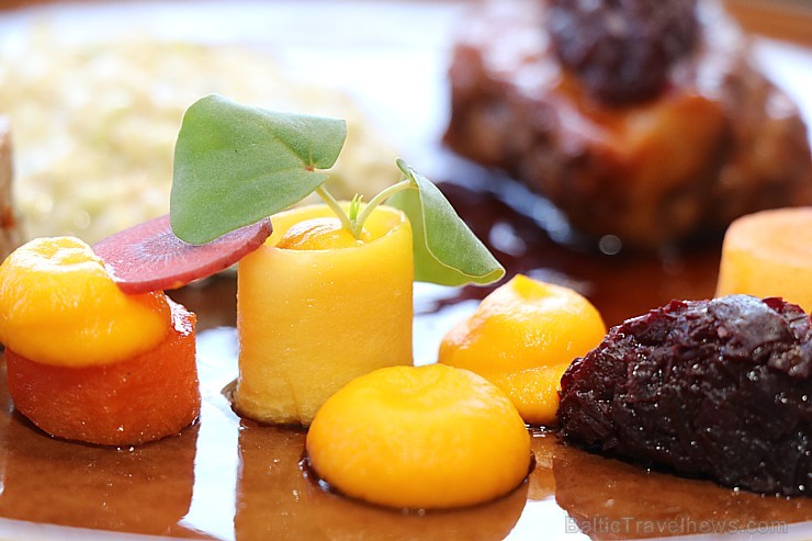 «Schwarzreiter» garša no Michelin pavāres Maike Menzel ir baudāma 2 dienas Rīgā - restorānā «Stage22» «Schwarzreiter» garša no Michelin pavāres Maike Menzel ir baudāma 2 dienas Rīgā - restorānā «Stage22» 254703