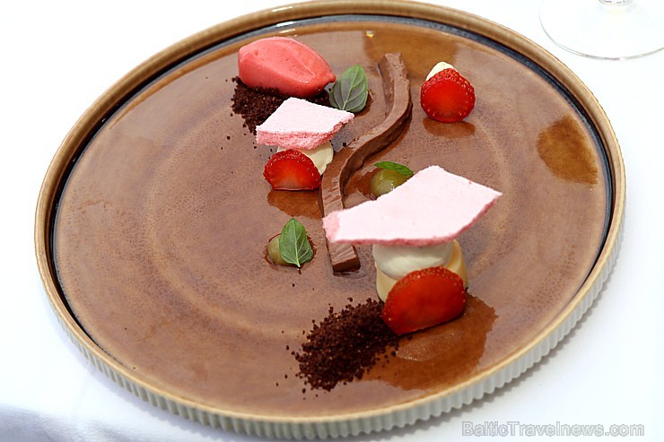 «Schwarzreiter» garša no Michelin pavāres Maike Menzel ir baudāma 2 dienas Rīgā - restorānā «Stage22» «Schwarzreiter» garša no Michelin pavāres Maike Menzel ir baudāma 2 dienas Rīgā - restorānā «Stage22» 254714