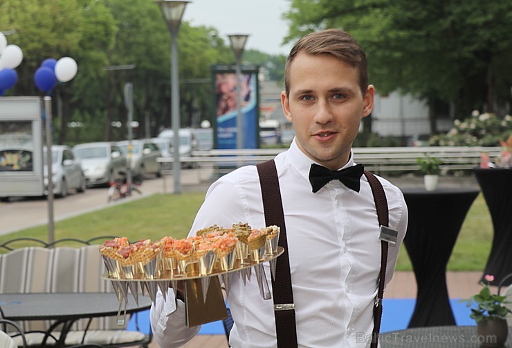 Rīgas viesnīcas «Radisson Blu Rīdzene Hotel» restorāns «Piramīda» 23.05.2019 atklāj vasaras terasi Rīgas viesnīcas «Radisson Blu Rīdzene Hotel» restorāns «Piramīda» 23.05.2019 atklāj vasaras terasi 254731