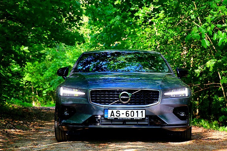 Travelnews.lv apceļo Latgali ar jauno un 250 zirgspēku «Volvo S60 R-desing T5 FWD» 255075