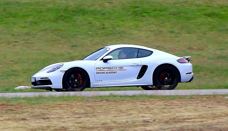 Travelnews.lv piedalās «Porsche Road Tour 2019» un izbauda 10 spēkratu spējas dažādos apstākļos 255632