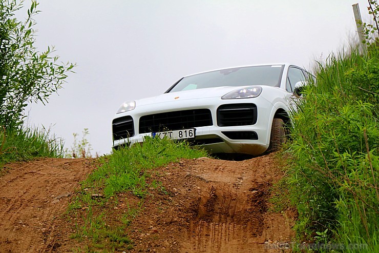 Travelnews.lv piedalās «Porsche Road Tour 2019» un izbauda 10 spēkratu spējas dažādos apstākļos 255641