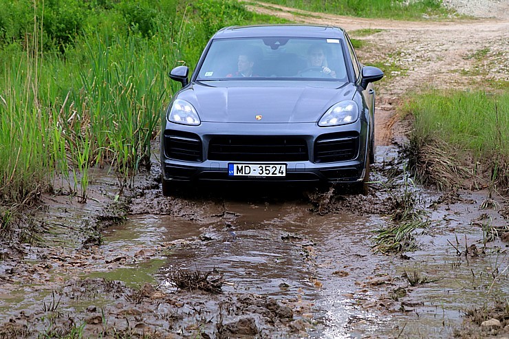 Travelnews.lv piedalās «Porsche Road Tour 2019» un izbauda 10 spēkratu spējas dažādos apstākļos 255642