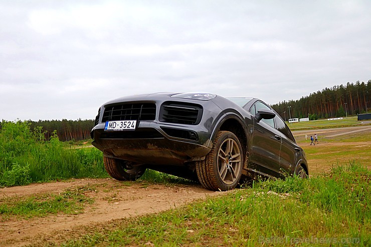 Travelnews.lv piedalās «Porsche Road Tour 2019» un izbauda 10 spēkratu spējas dažādos apstākļos 255652