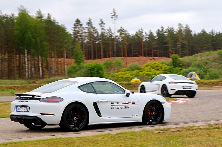 Travelnews.lv piedalās «Porsche Road Tour 2019» un izbauda 10 spēkratu spējas dažādos apstākļos 255659