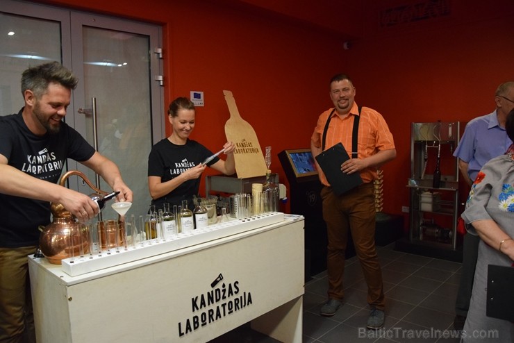 Daugavpils Šmakovkas muzejsir Latvijā lielākais muzejs, kas veltīts šim Latgales kulinārā mantojuma dzērienam Daugavpils Šmakovkas muzejsir Latvijā lielākais muzejs, kas veltīts šim Latgales kulinārā mantojuma dzērienam 255733