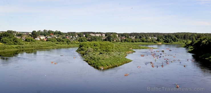 Aizsargājamo ainavu apvidū Augšdaugava notika pasākums Lielais plosts 2019, kas aktīvās atpūtas cienītāju vidū jau ir kļuvis iecienīts un tuvs Aizsargājamo ainavu apvidū Augšdaugava notika pasākums Lielais plosts 2019, kas aktīvās atpūtas cienītāju vidū jau ir kļuvis iecienīts un tuvs 255935
