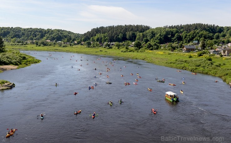 Aizsargājamo ainavu apvidū Augšdaugava notika pasākums Lielais plosts 2019, kas aktīvās atpūtas cienītāju vidū jau ir kļuvis iecienīts un tuvs Aizsargājamo ainavu apvidū Augšdaugava notika pasākums Lielais plosts 2019, kas aktīvās atpūtas cienītāju vidū jau ir kļuvis iecienīts un tuvs 255940