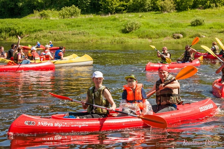 Aizsargājamo ainavu apvidū Augšdaugava notika pasākums Lielais plosts 2019, kas aktīvās atpūtas cienītāju vidū jau ir kļuvis iecienīts un tuvs Aizsargājamo ainavu apvidū Augšdaugava notika pasākums Lielais plosts 2019, kas aktīvās atpūtas cienītāju vidū jau ir kļuvis iecienīts un tuvs 255951