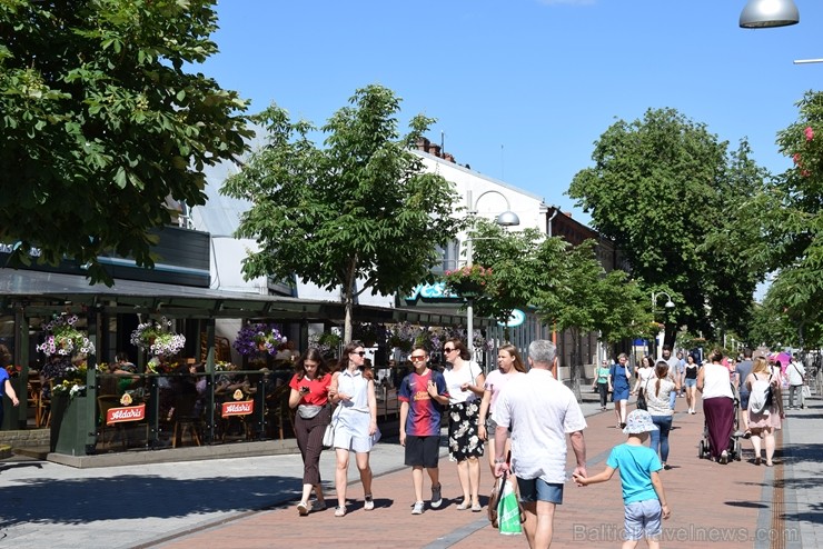 Ar skanīgiem koncertiem un košiem pasākumiem, kas apvieno visas pilsētas iedzīvotāju un ciemiņu paaudzes, Daugavpils pilsēta svin 744. Dzimšanas dienu Ar skanīgiem koncertiem un košiem pasākumiem, kas apvieno visas pilsētas iedzīvotāju un ciemiņu paaudzes, Daugavpils pilsēta svin 744. Dzimšanas dienu 256429