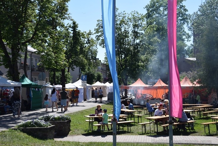 Ar skanīgiem koncertiem un košiem pasākumiem, kas apvieno visas pilsētas iedzīvotāju un ciemiņu paaudzes, Daugavpils pilsēta svin 744. Dzimšanas dienu Ar skanīgiem koncertiem un košiem pasākumiem, kas apvieno visas pilsētas iedzīvotāju un ciemiņu paaudzes, Daugavpils pilsēta svin 744. Dzimšanas dienu 256430
