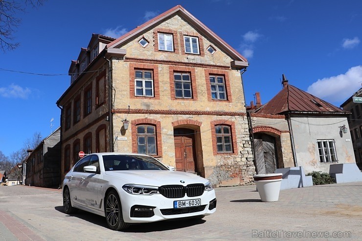 60 bildes - «BMW 530d XDrive» 256695