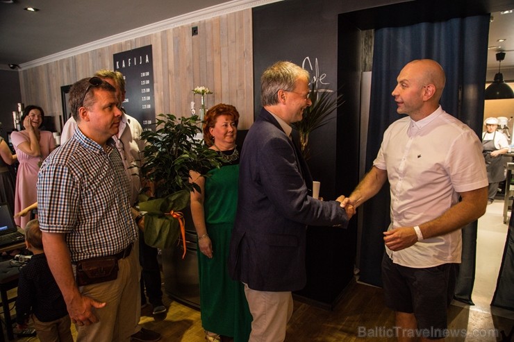 RB Cafe ir pirmā kafejnīca Baltijā, kur gandrīz visus procesus ar nelielu atbalstu veiks cilvēki ar funkcionāliem vai intelektuālās attīstības traucēj RB Cafe ir pirmā kafejnīca Baltijā, kur gandrīz visus procesus ar nelielu atbalstu veiks cilvēki ar funkcionāliem vai intelektuālās attīstības traucēj 256797