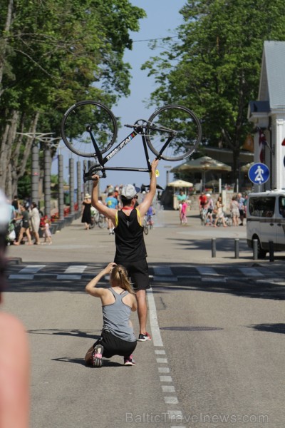 Jūrmalā norisinājās jau 9. Jūrmalas velomaratons, kas ir viens apmeklētākajiem velo pasākumiem Latvijā un pulcēja vairāk kā 2500 pasākuma apmeklētājus Jūrmalā norisinājās jau 9. Jūrmalas velomaratons, kas ir viens apmeklētākajiem velo pasākumiem Latvijā un pulcēja vairāk kā 2500 pasākuma apmeklētājus 256925