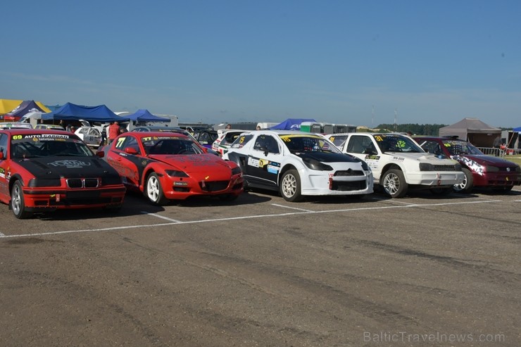 Rallijkrosa čempionāta 2. posms Salas novada Biržos pulcēja lielu skaitu sportistu un atbalstītāju, garantējot īpašu autosporta piepildītu brīvdienu Rallijkrosa čempionāta 2. posms Salas novada Biržos pulcēja lielu skaitu sportistu un atbalstītāju, garantējot īpašu autosporta piepildītu brīvdienu 257047