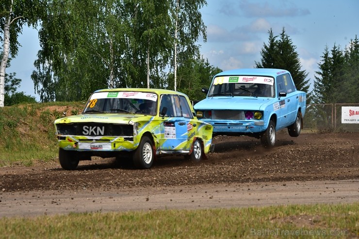 Rallijkrosa čempionāta 2. posms Salas novada Biržos pulcēja lielu skaitu sportistu un atbalstītāju, garantējot īpašu autosporta piepildītu brīvdienu Rallijkrosa čempionāta 2. posms Salas novada Biržos pulcēja lielu skaitu sportistu un atbalstītāju, garantējot īpašu autosporta piepildītu brīvdienu 257057