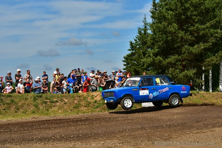 Rallijkrosa čempionāta 2. posms Salas novada Biržos pulcēja lielu skaitu sportistu un atbalstītāju, garantējot īpašu autosporta piepildītu brīvdienu Rallijkrosa čempionāta 2. posms Salas novada Biržos pulcēja lielu skaitu sportistu un atbalstītāju, garantējot īpašu autosporta piepildītu brīvdienu 257058