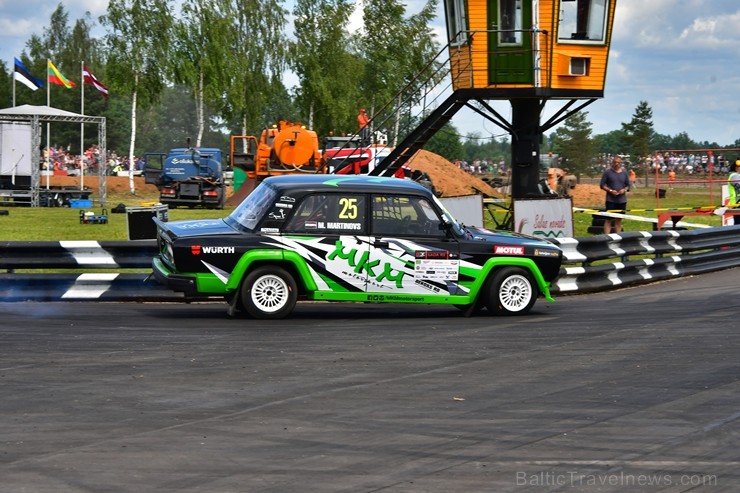 Rallijkrosa čempionāta 2. posms Salas novada Biržos pulcēja lielu skaitu sportistu un atbalstītāju, garantējot īpašu autosporta piepildītu brīvdienu Rallijkrosa čempionāta 2. posms Salas novada Biržos pulcēja lielu skaitu sportistu un atbalstītāju, garantējot īpašu autosporta piepildītu brīvdienu 257060