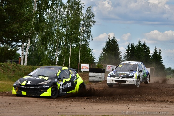 Rallijkrosa čempionāta 2. posms Salas novada Biržos pulcēja lielu skaitu sportistu un atbalstītāju, garantējot īpašu autosporta piepildītu brīvdienu Rallijkrosa čempionāta 2. posms Salas novada Biržos pulcēja lielu skaitu sportistu un atbalstītāju, garantējot īpašu autosporta piepildītu brīvdienu 257067