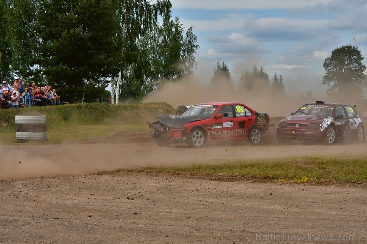 Rallijkrosa čempionāta 2. posms Salas novada Biržos pulcēja lielu skaitu sportistu un atbalstītāju, garantējot īpašu autosporta piepildītu brīvdienu Rallijkrosa čempionāta 2. posms Salas novada Biržos pulcēja lielu skaitu sportistu un atbalstītāju, garantējot īpašu autosporta piepildītu brīvdienu 257070