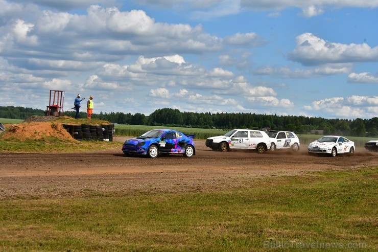 Rallijkrosa čempionāta 2. posms Salas novada Biržos pulcēja lielu skaitu sportistu un atbalstītāju, garantējot īpašu autosporta piepildītu brīvdienu Rallijkrosa čempionāta 2. posms Salas novada Biržos pulcēja lielu skaitu sportistu un atbalstītāju, garantējot īpašu autosporta piepildītu brīvdienu 257075